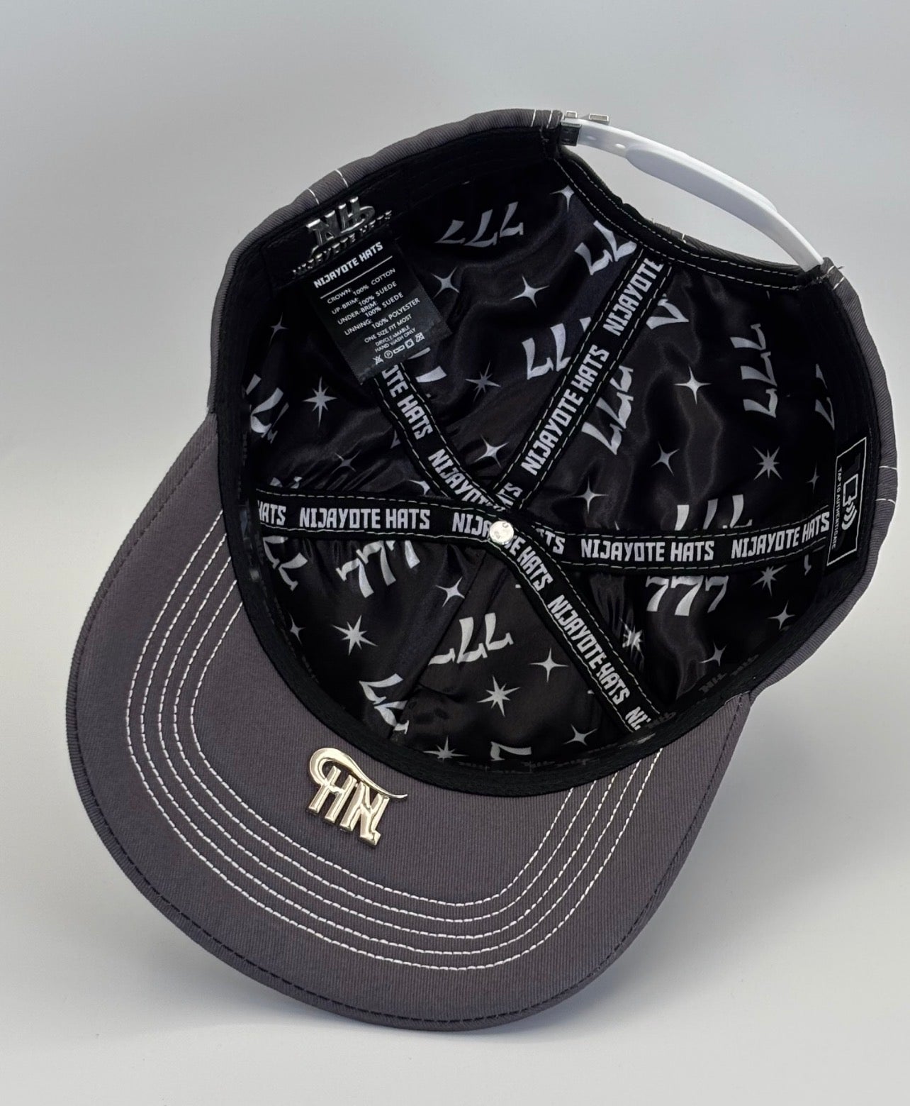 777 Gris