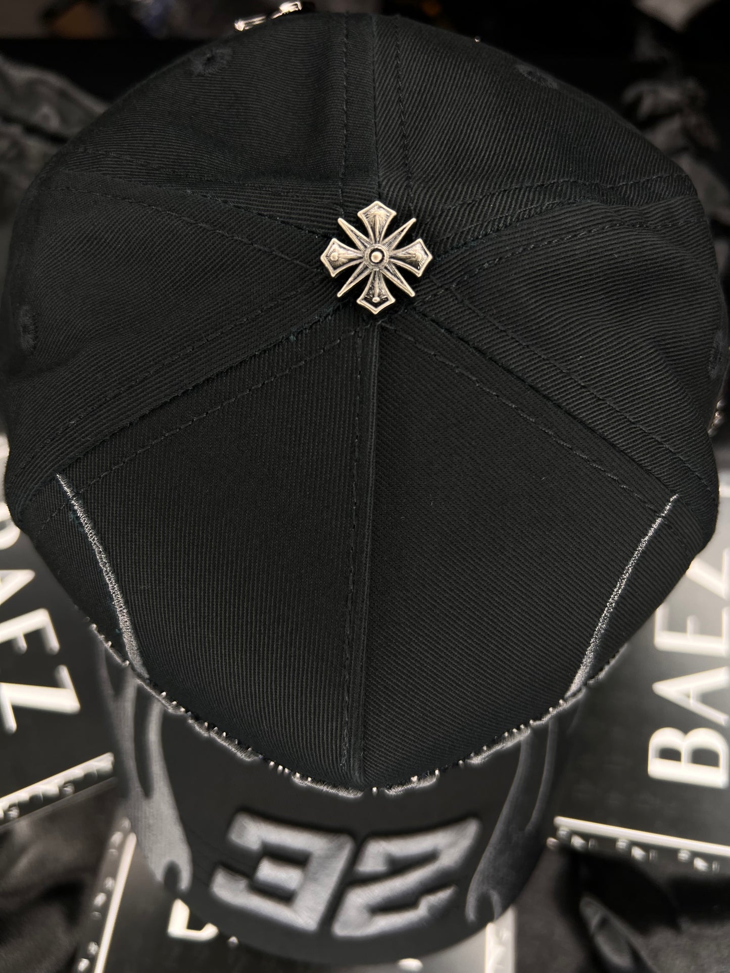 F&F BAEZ X SHIFU cubre polvo y certificado
