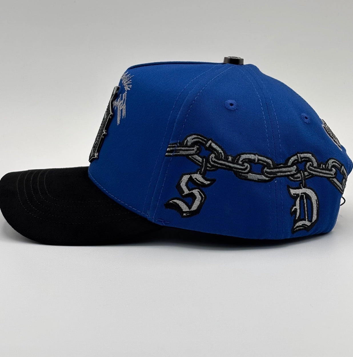 SD metal chains blue