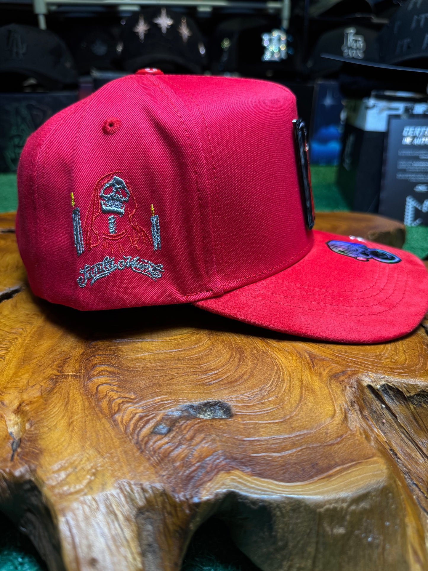 SANTA RED CHAVA hats