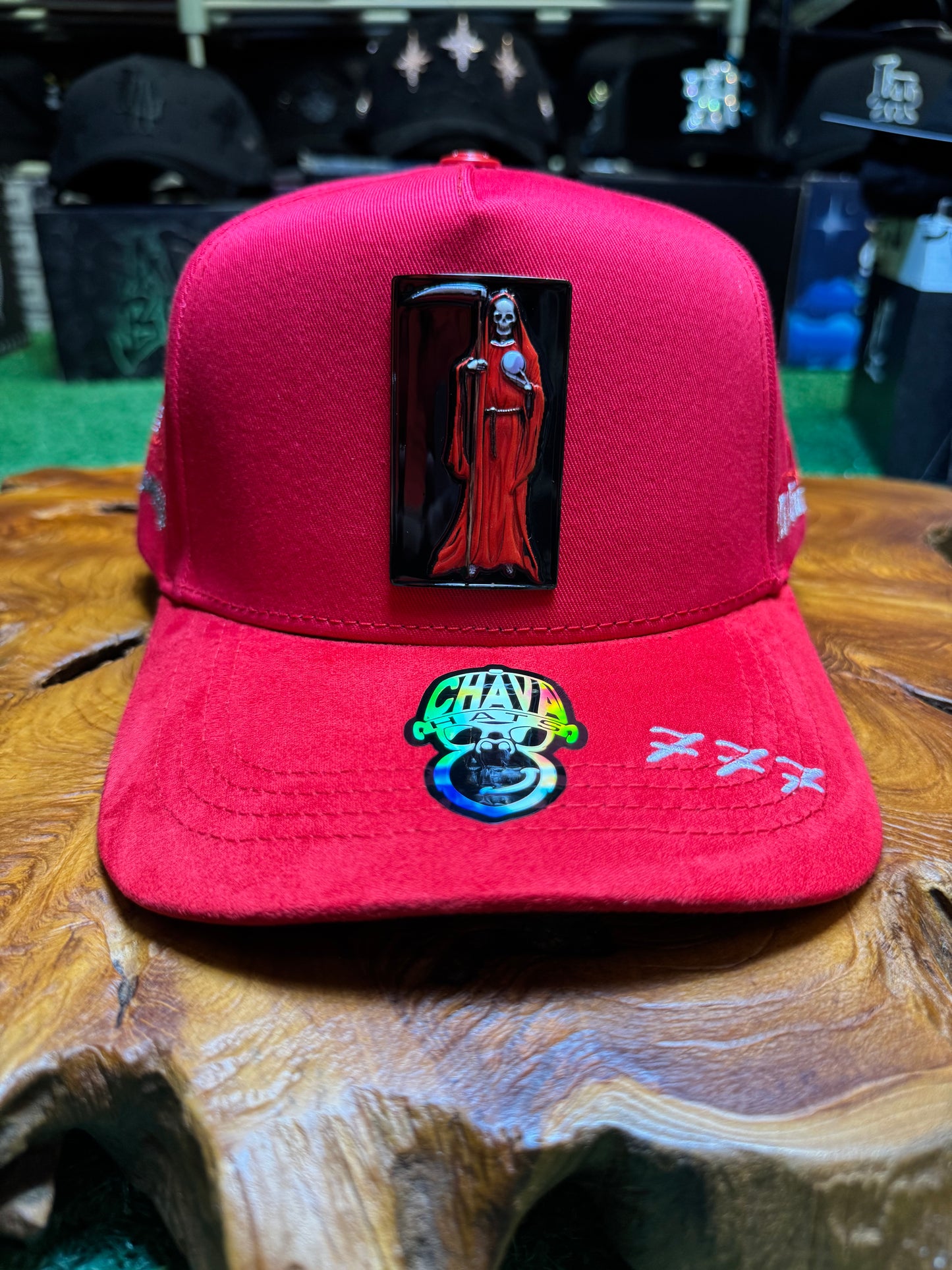SANTA RED CHAVA hats