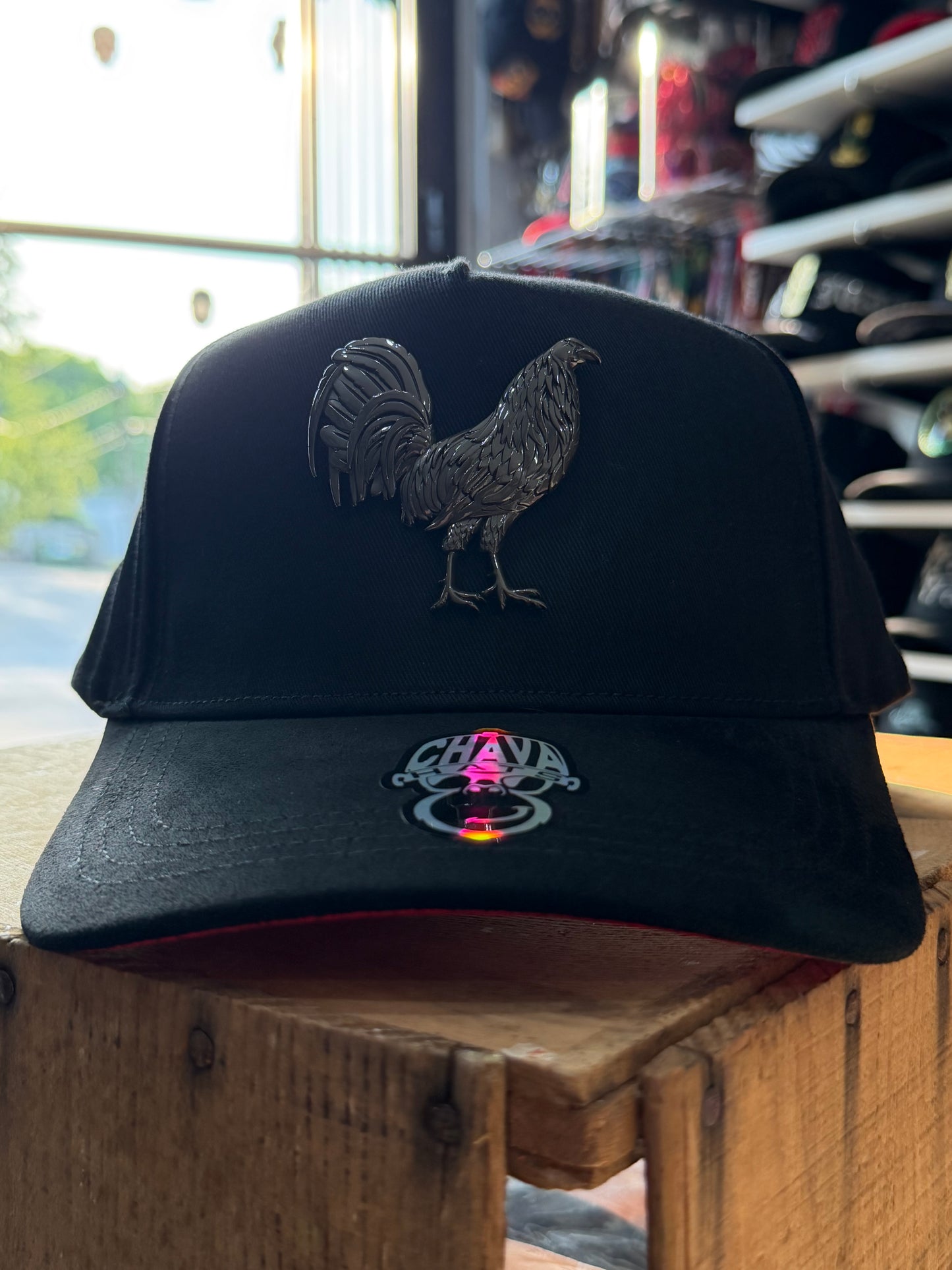 Chava Hats total black rooster